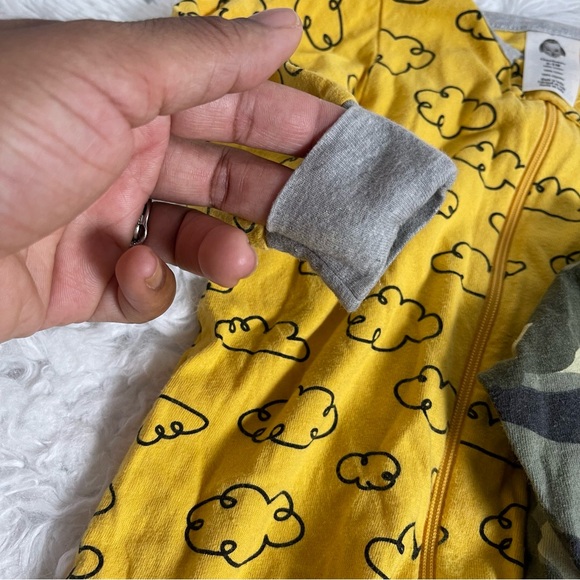 Gerber baby brand | 0-3 M baby boy footies bundle - Picture 9 of 9